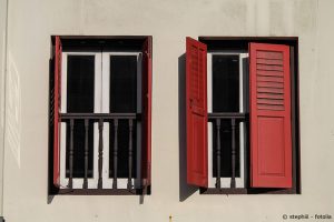 Geöffnete Fensterläden