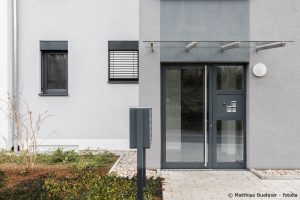 Glasvordach Vordach aus Glas Einbau